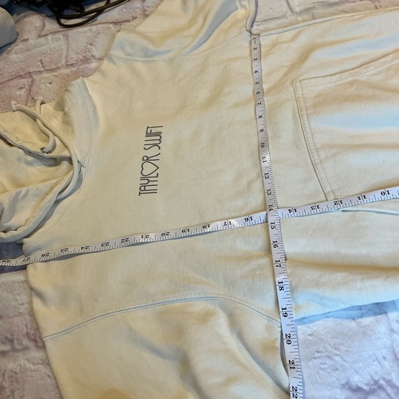 Taylor Swift The Eras Tour Cream Concert Festival Hoodie Pullover Size Small - Picture 11 of 11